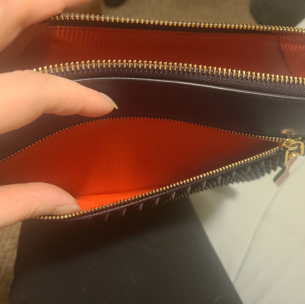 LOUBOUTION WRISTLET - Picture 11 of 11